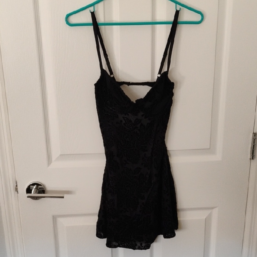 Elegant Black Lace Slip Dress-VINTAGE